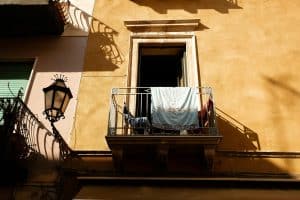 Infinite Adaptability Paradigms: Residential Designs Transcending Traditional Boundaries